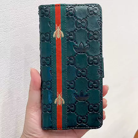 Gucci-Adidas 联名笔记本型索尼 Xperia 智能手机保护壳