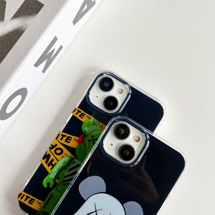 Off-White×kawsアニメコラボiPhone16ケース