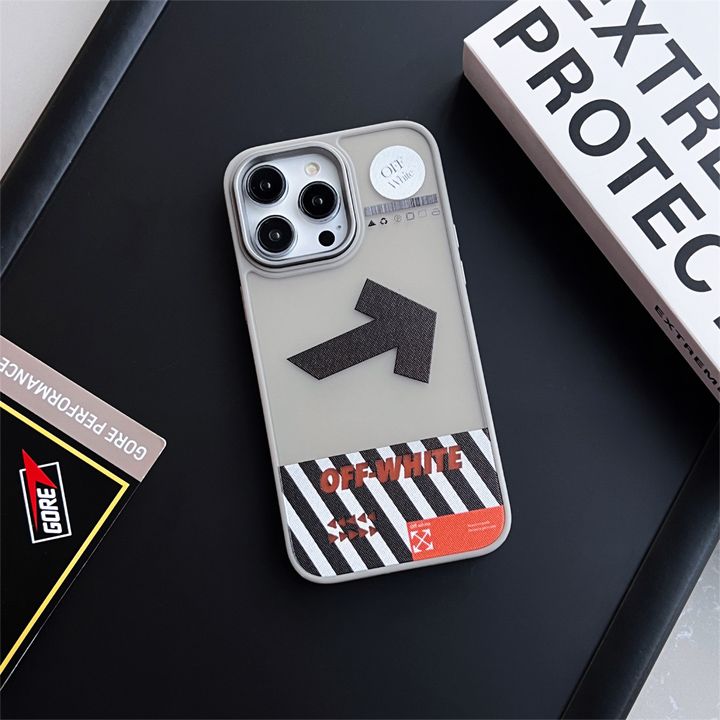 高校生 Off White ロゴ入り半透明iPhone 15pro ケース