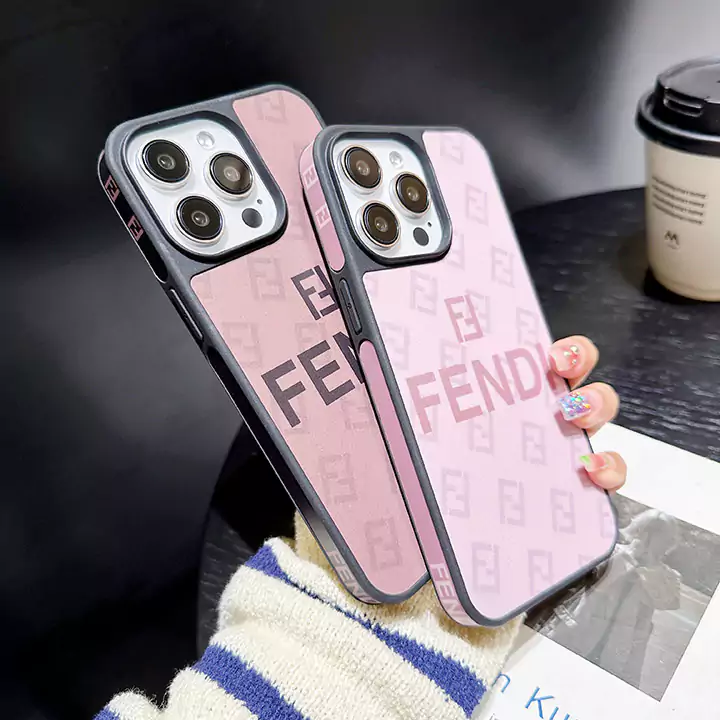 かわいい セレブ愛用 フェンディiPhone16シリコンケース