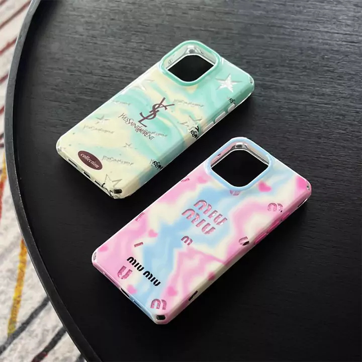 MiuMiuブランドからiPhone 16 ケース