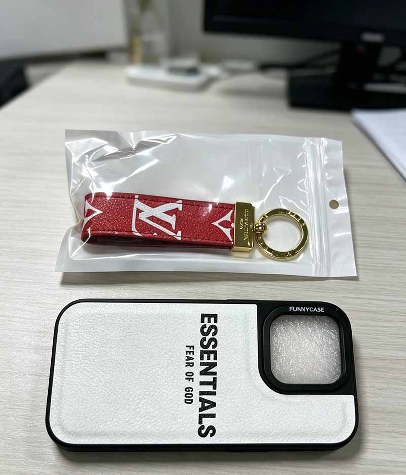エッセンシャルズ iphone17pro ケース ブランド