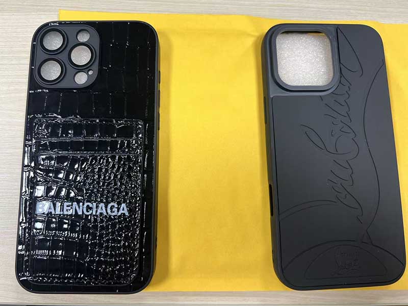 Phone 16Pro Max 携帯 ケース バレンシアガは黒