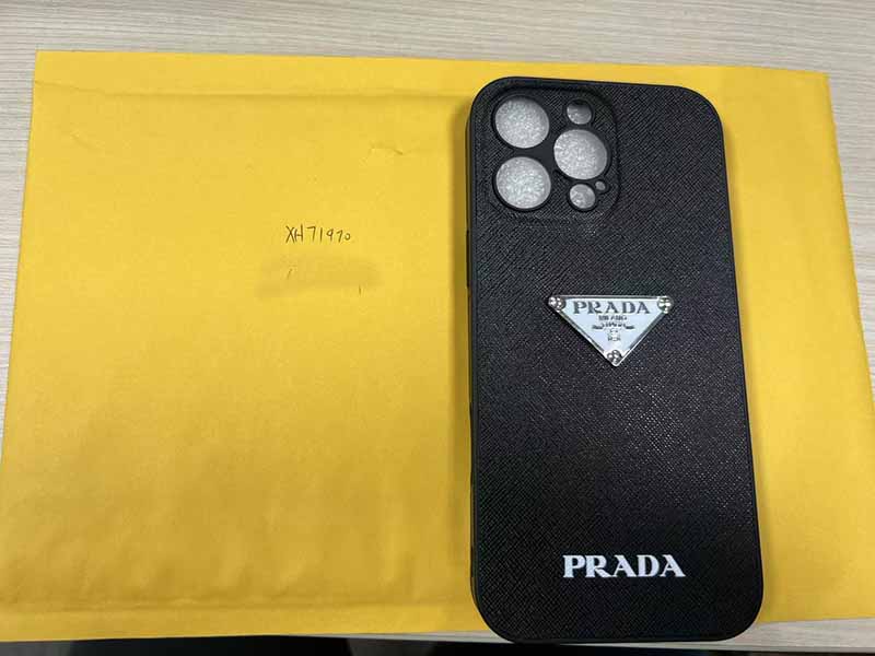 iPhone16 Pro Max ケース プラダ風 可愛い ハイブランド