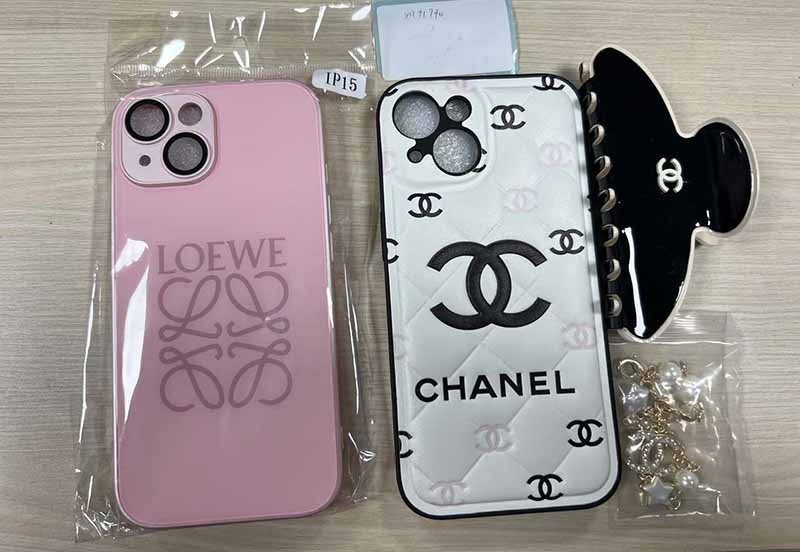 iPhone15 携帯 ケース ロエベ風 ピンク ブランド スマホケース 高校生