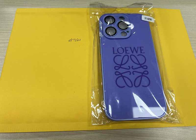 iPhone16 Pro ケース ロエベ風 ブランド スマホケース メンズ