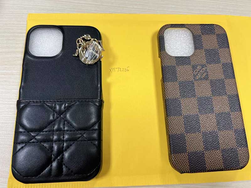 iPhone15 ケース ディオール風 レザー調 ブランド スマホケース