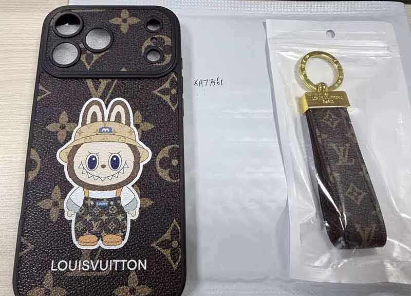 iPhone17 Pro Max ケース ルイヴィトン風 キャラクター ラブブ