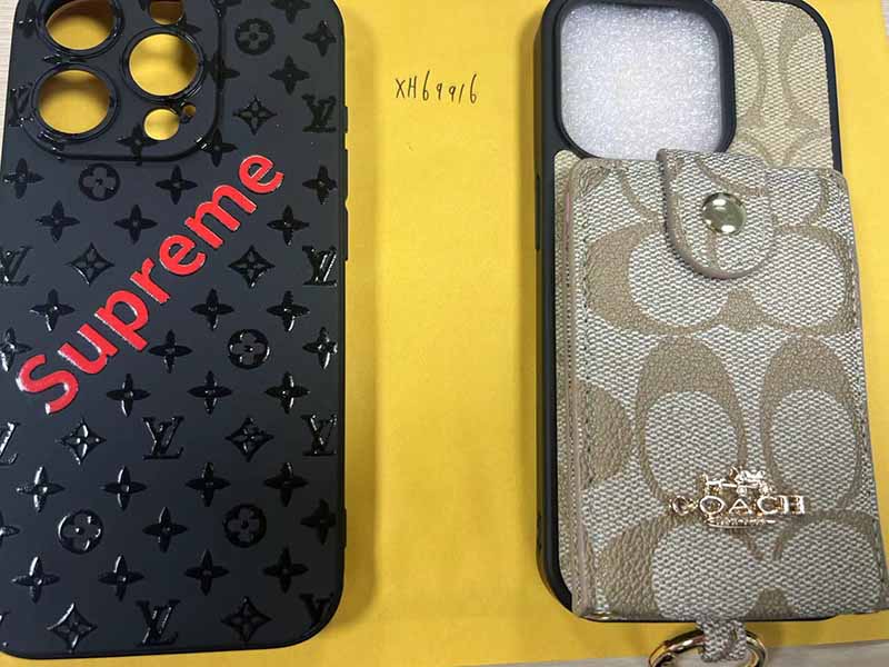 iPhone15 Pro ケース シュプリーム ​コーチ風 ハイブランド