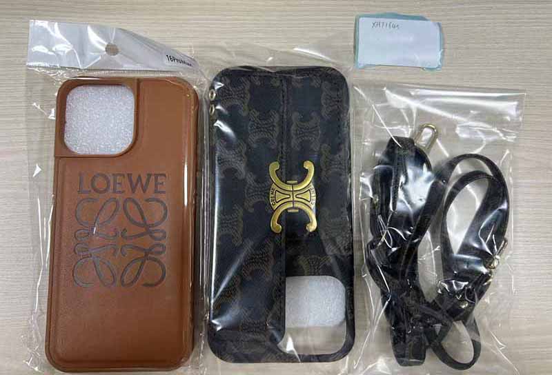 ​iPhone16 Pro Max ケース セリーヌ風 手账型 ハイブランド おしゃれ