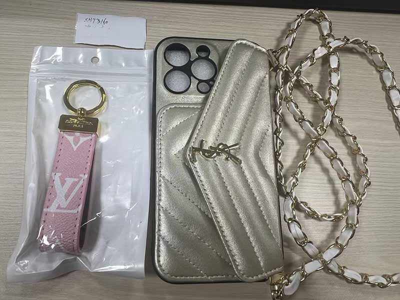 iPhone16 Pro Max ケース イヴサンローラン カード収納 女性向け