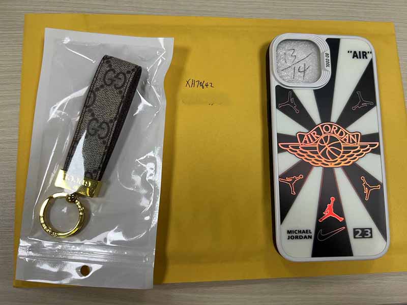 iPhone16plus スマホケース ジョーダン風 メンズ