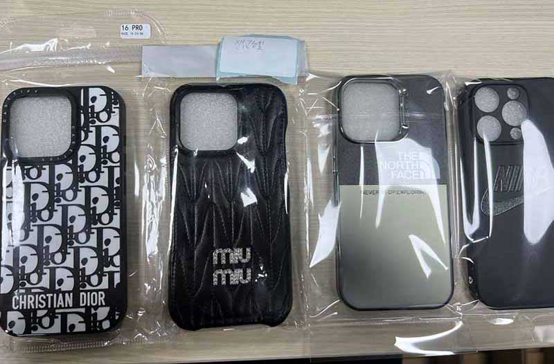 ​iPhone16 Pro ケース ミュウミュウ風 メンズ ストリート