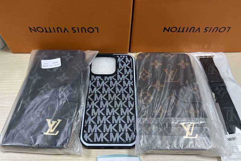 iPhone15 携帯 ケース ハイブランド マイケルコース風  おしゃれ
