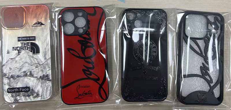 iPhone16 Pro ケース Christian Louboutin 風  ストリート ハイブランド スマホケース