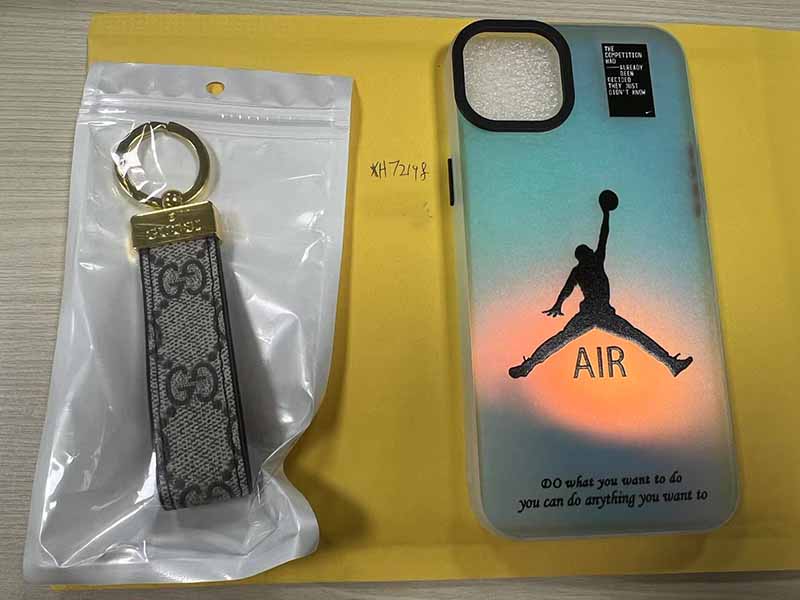 iPhone15 Plus スマホケース ジョーダン風 メンズ 高校生