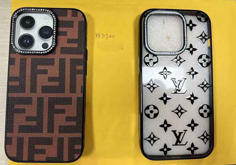 iPhone14 Pro ケース フェンディ風 おしゃれ 女性向け