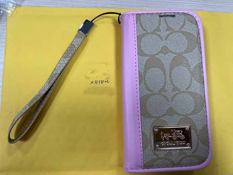 iPhone15 手帳型 ケース Coach風 ハイブランド レディース