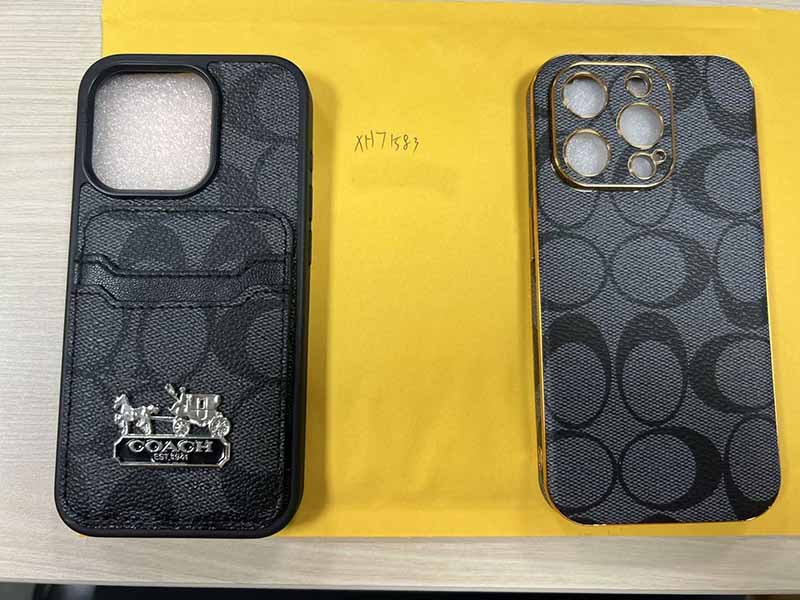 iPhone15 Pro ケース コーチ 風 カード収納 おしゃれ 可愛い
