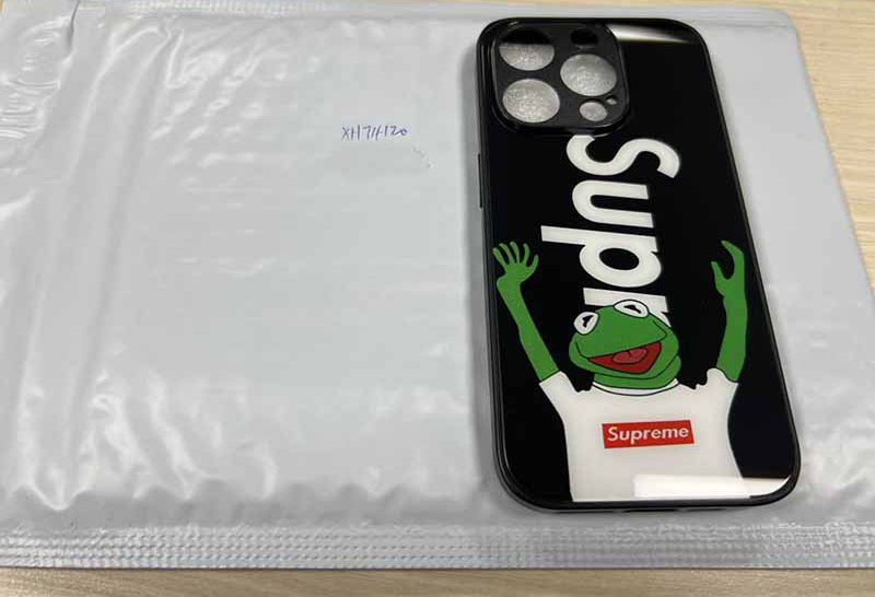 iPhone15 Pro ケース Supreme風 ハイブランド