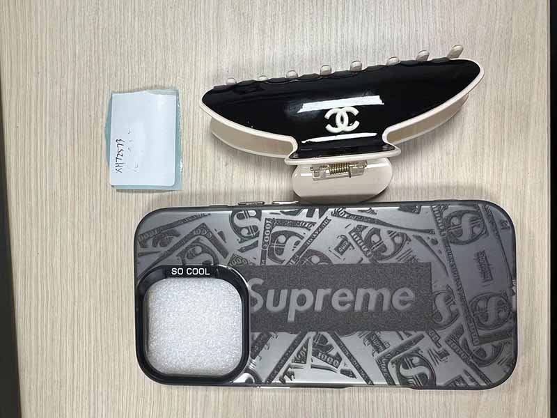 iPhone16 Pro ケース Supreme風 ハイブランド シンプル メンズ