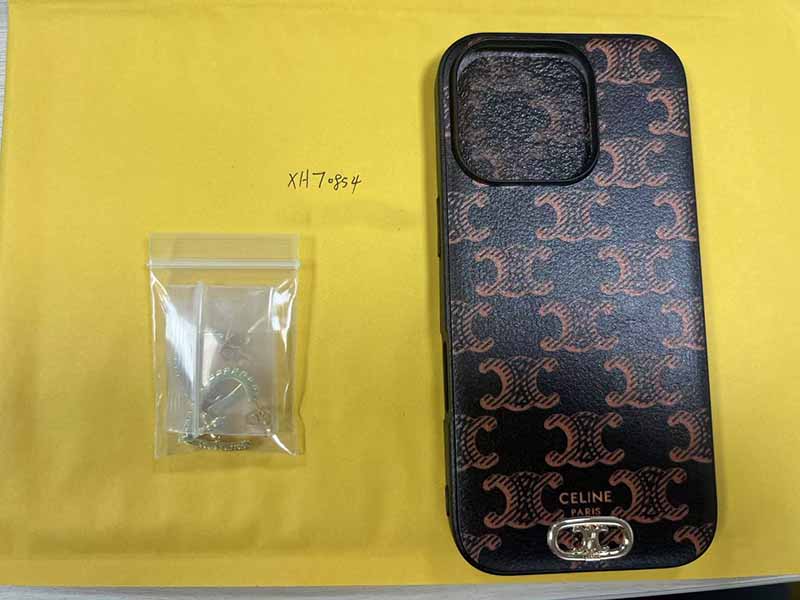 iPhone16 Pro 携帯 ケース セリーヌ風 ハイブランド おしゃれ