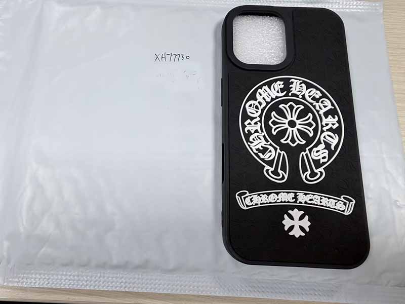 iPhone17e ケース クロムハーツ風 ハイブランド おしゃれ