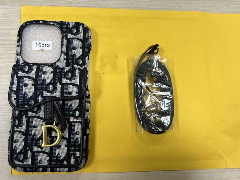 iPhone16 Pro 携帯 ケース ​Dior風  カード収納 ハイブランド スマホケース