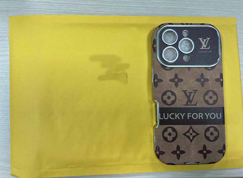 iPhone15  Pro 携帯 ケース ルイヴィトン風 ハイブランド スマホケース おすすめ