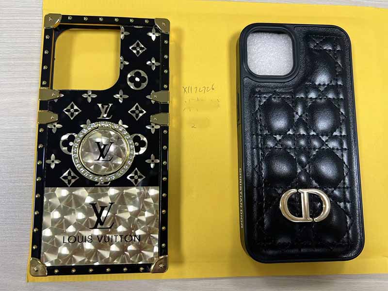 iPhone16 Pro ケース Louis Vuitton風 ハイブランド スマホケース 可愛い
