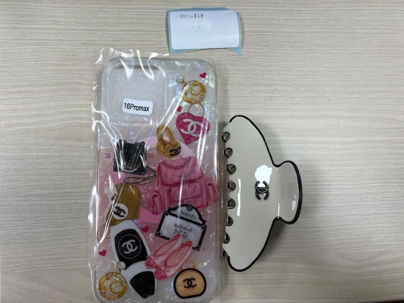 ​iPhone16 Pro Max 保護ケース シャネル風 ハイブランド 女性向け