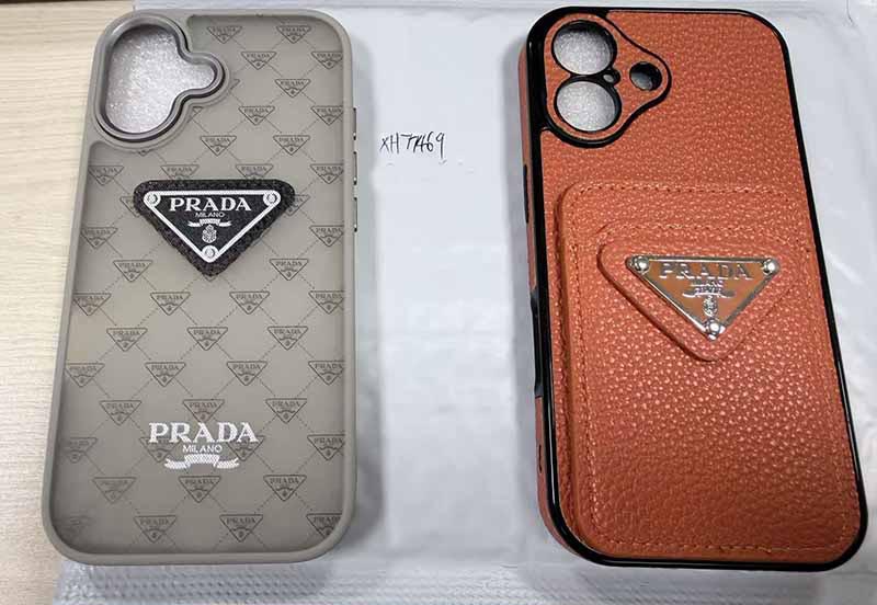 iPhone17 保護ケース プラダ風 ハイブランド スマホケース 実用的