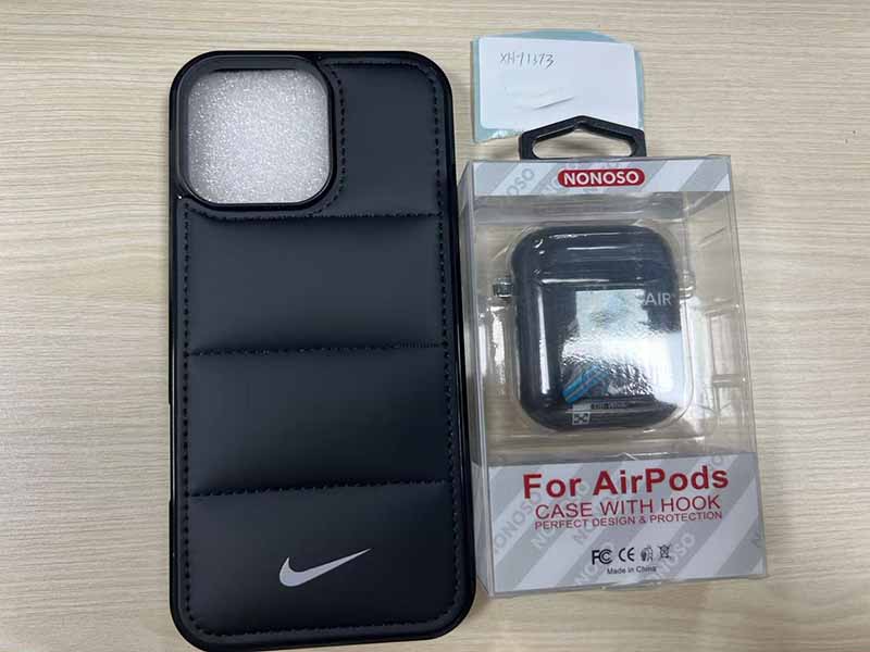 iPhone16 Pro Max ダウンジャケットケース ナイキ風 ストリート