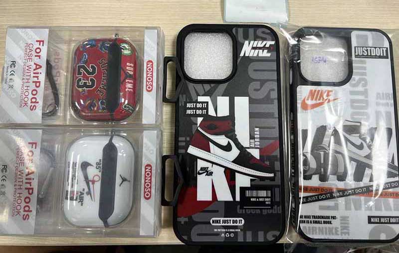 iPhone15 Pro Max カバー ナイキ風  ハイブランド スマホケース ストリート