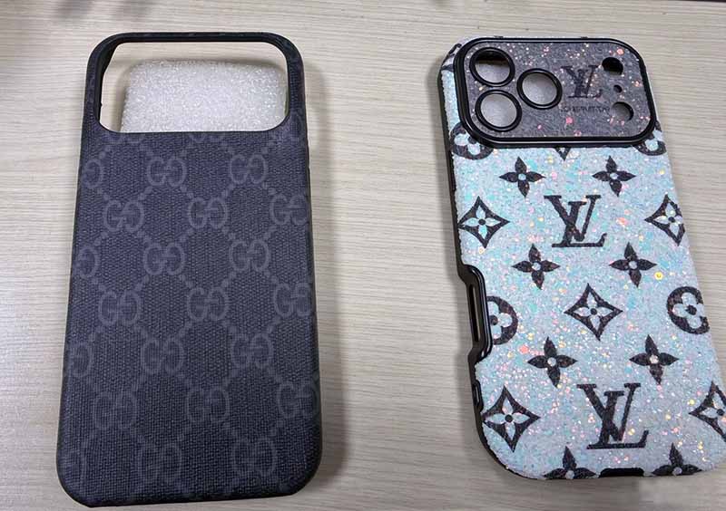 iPhone 18 Pro Max ケース ルイ・ヴィトン風 ハイブランド スマホケース メンズ